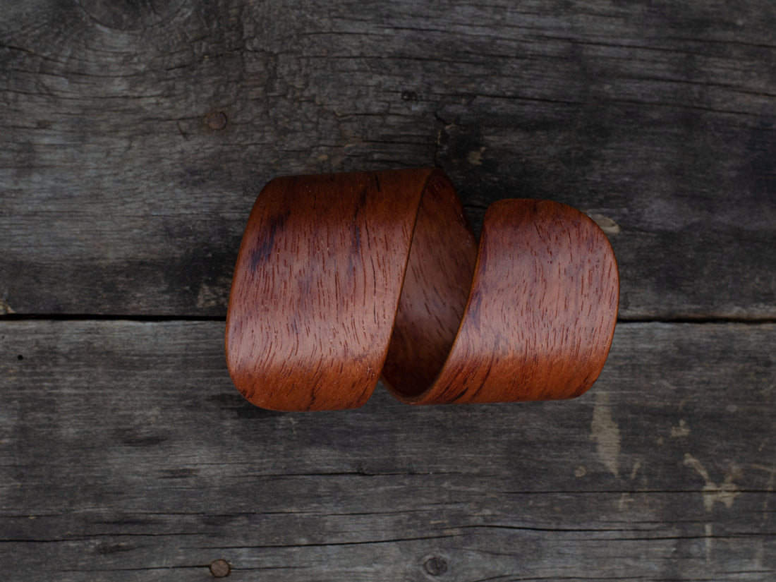 "Simple twist" - Lightweight Wooden Large Cuff in Bubinga Wood.