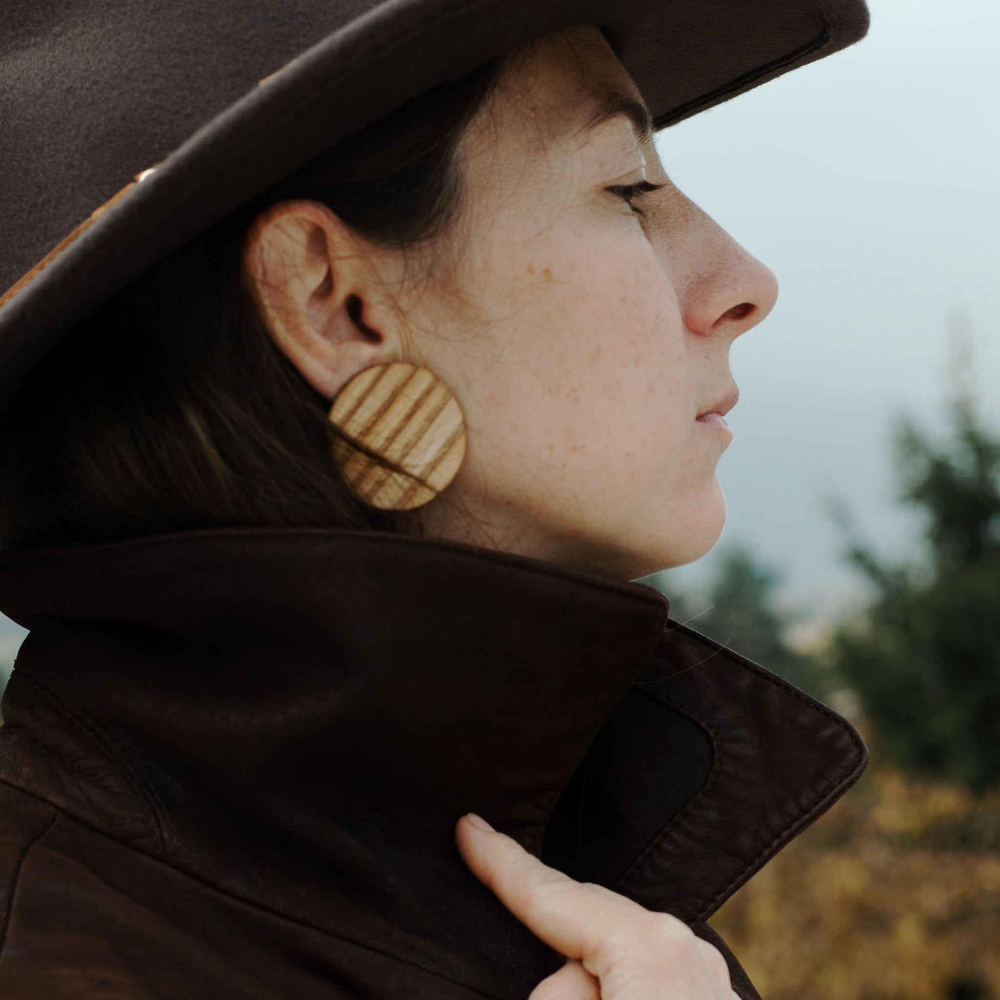 Natural Elm Wood Circle stud earrings