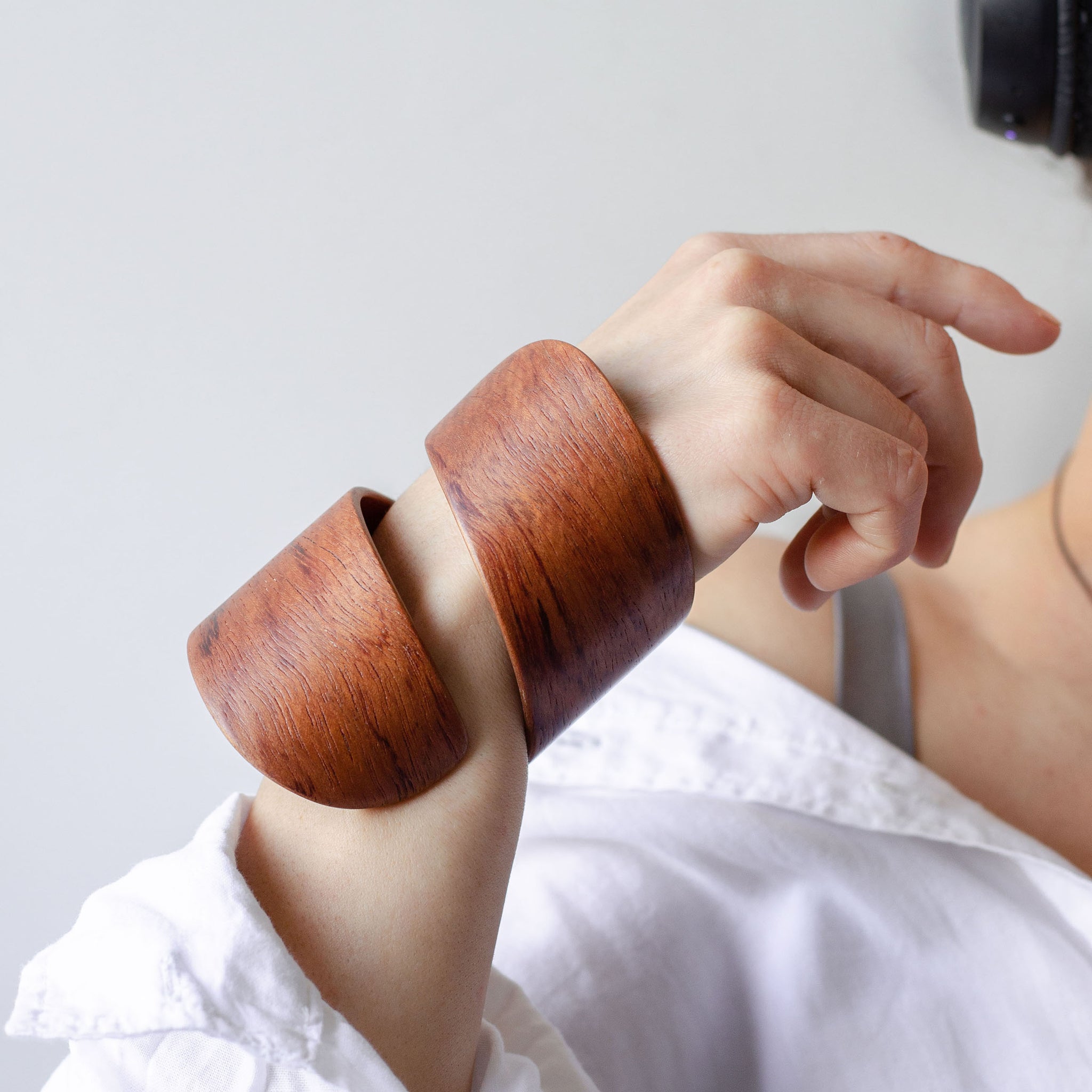 Lightweight Bubinga spiral cuff  "Simple twist"