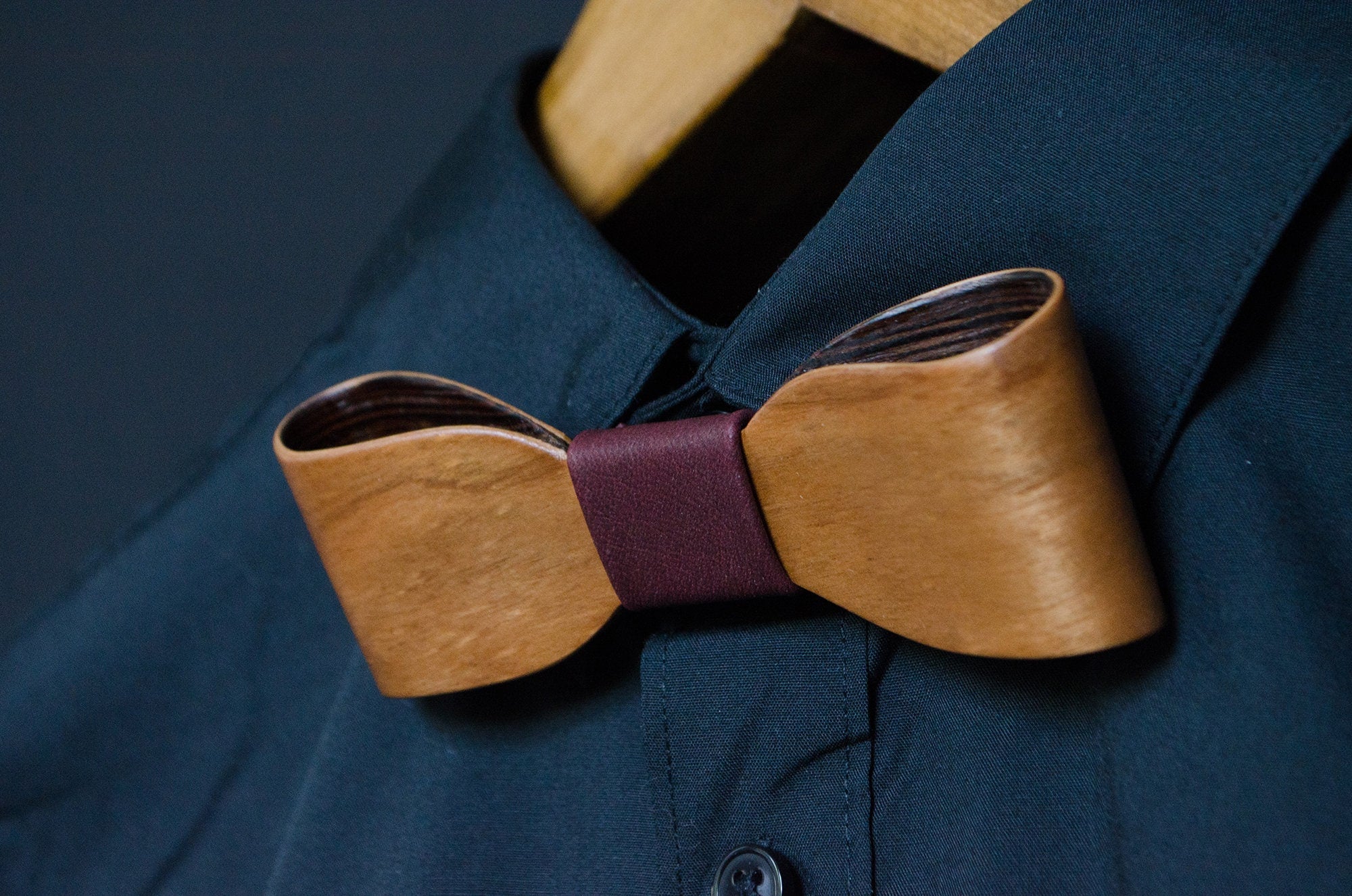 Wooden Bowtie - Wild cherry & Wenge - Contemporary wooden accessories for gentlemen