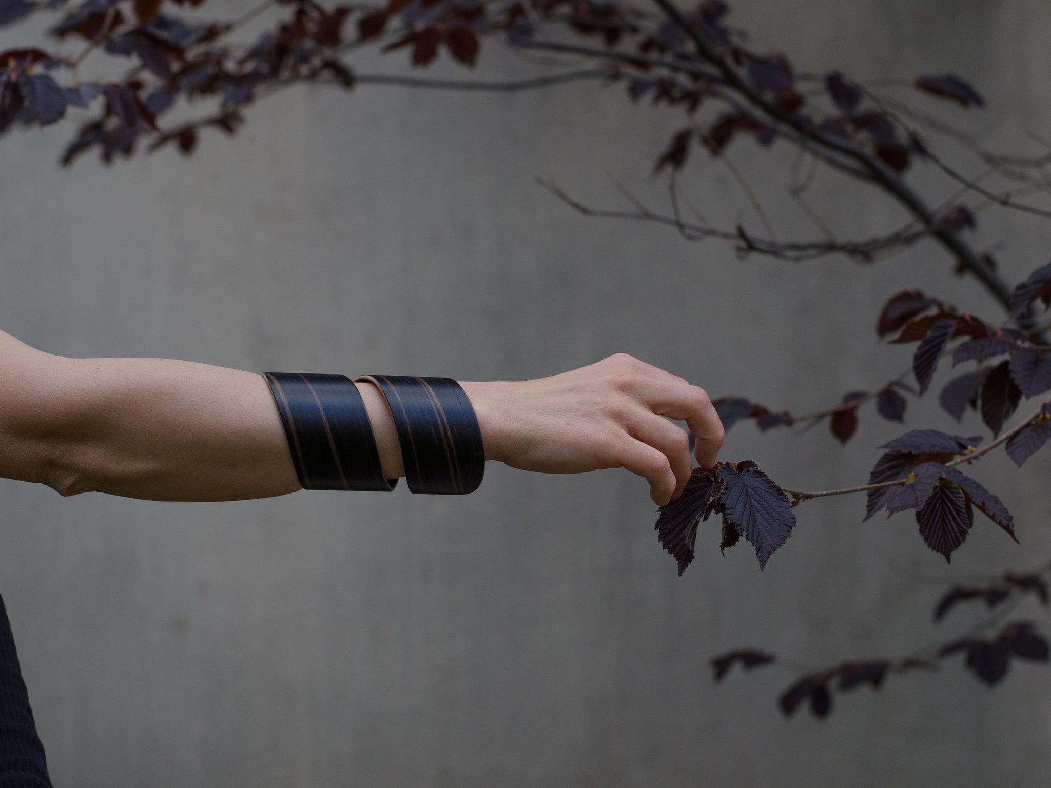 Wooden Bracelet "Double twist" - Amara Ebony