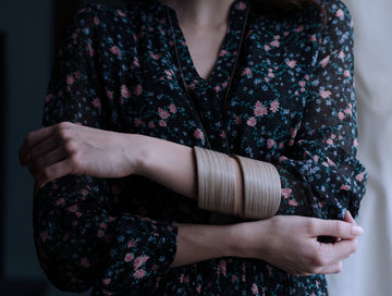 Lightweight Gray Oak spiral cuff  "Simple twist"